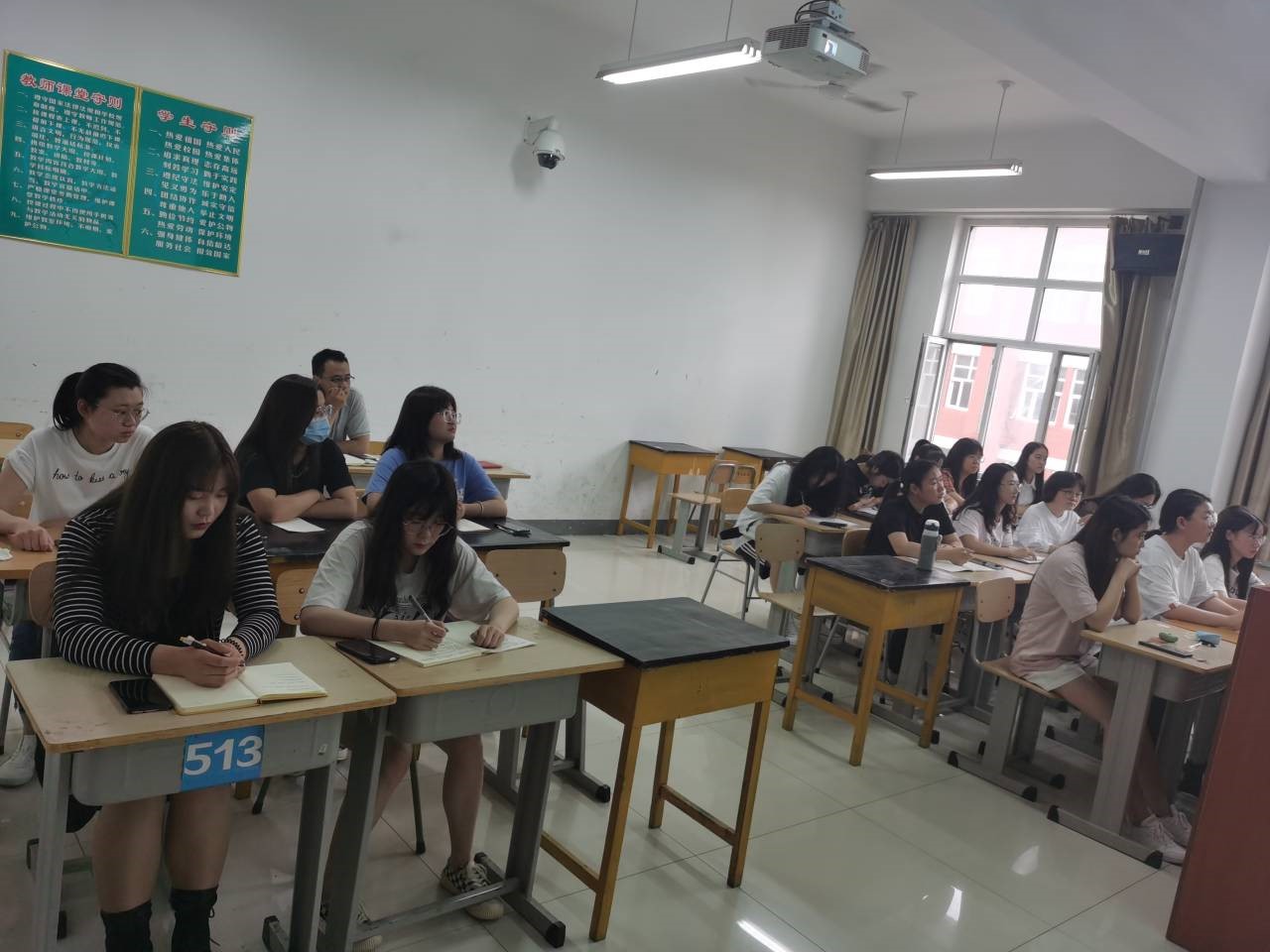 书记3.jpg 雷竞技RAYBET