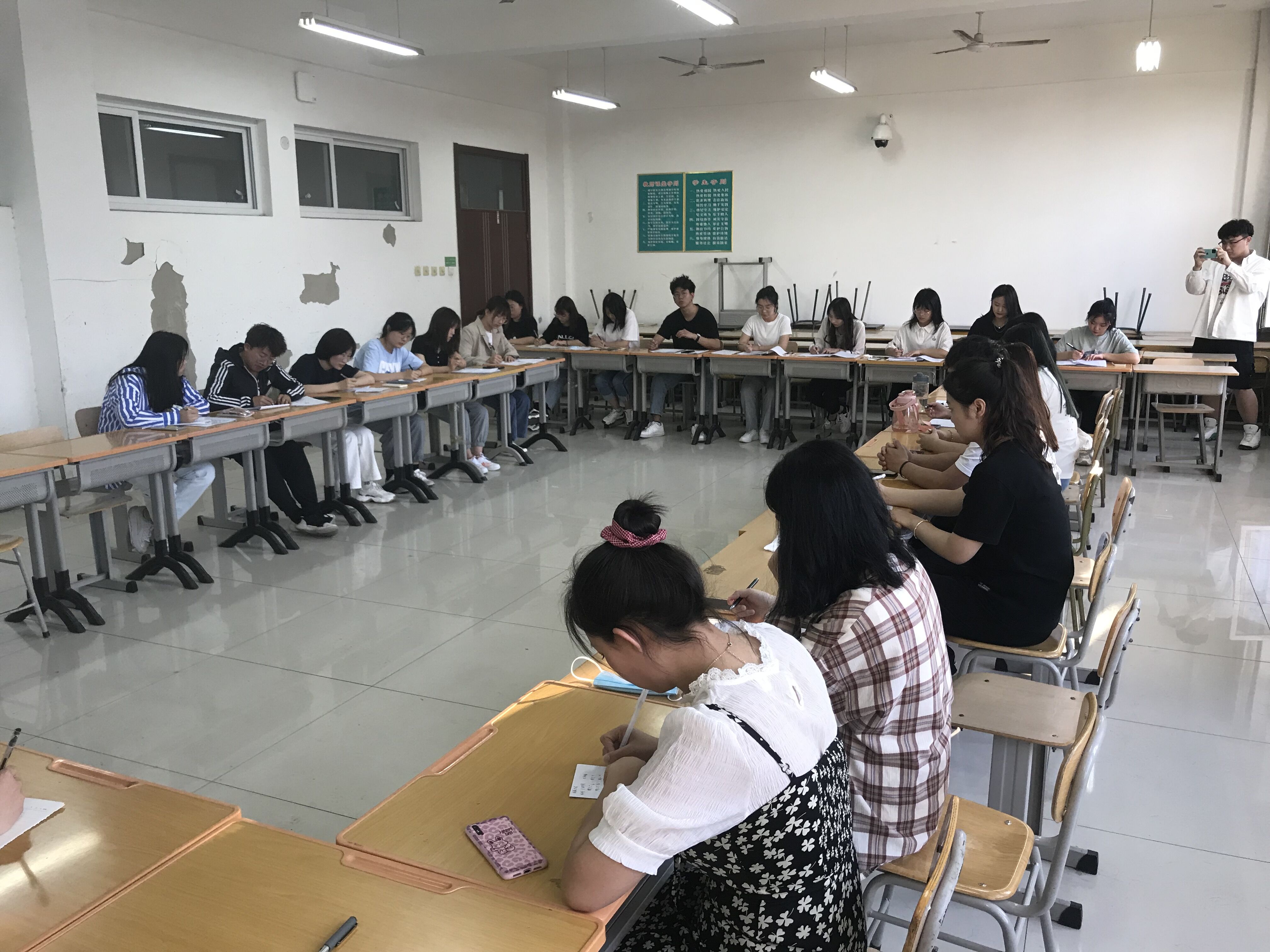 学生一支部3.jpg 雷竞技RAYBET