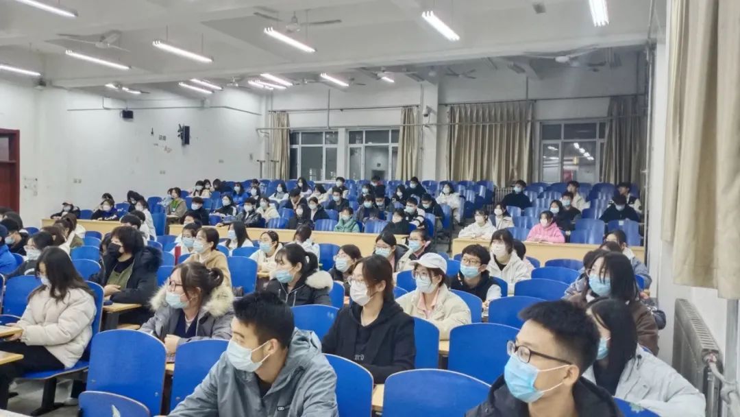 姜老师2.jpg 雷竞技RAYBET